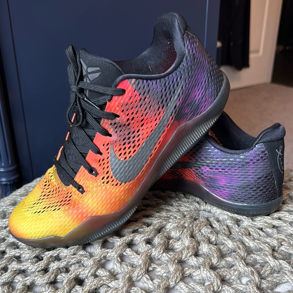 Nike Kobe 11 Sunset. Size 11. Excellent condition.
